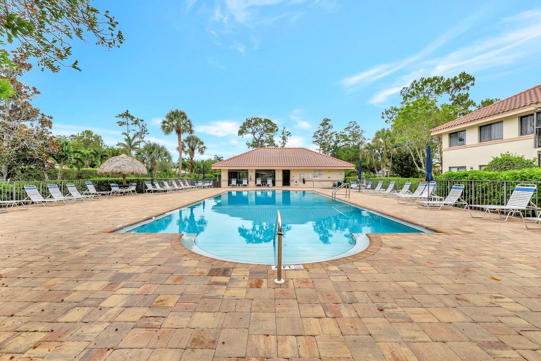 206 Bennington Dr #5, Naples, FL 34104