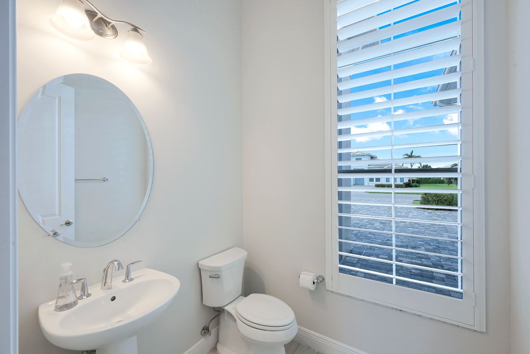 8959 Redonda Dr, Naples, FL 34114