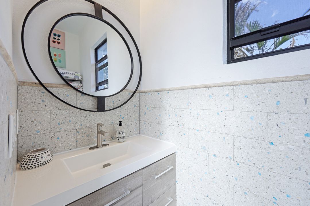 494 Seagull Ave, Naples, FL 34108