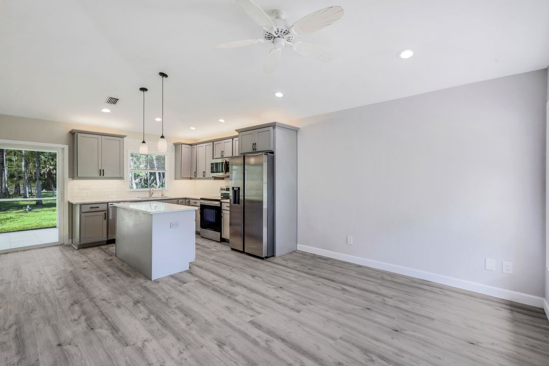 4285 16th Ave NE, Naples, FL 34120