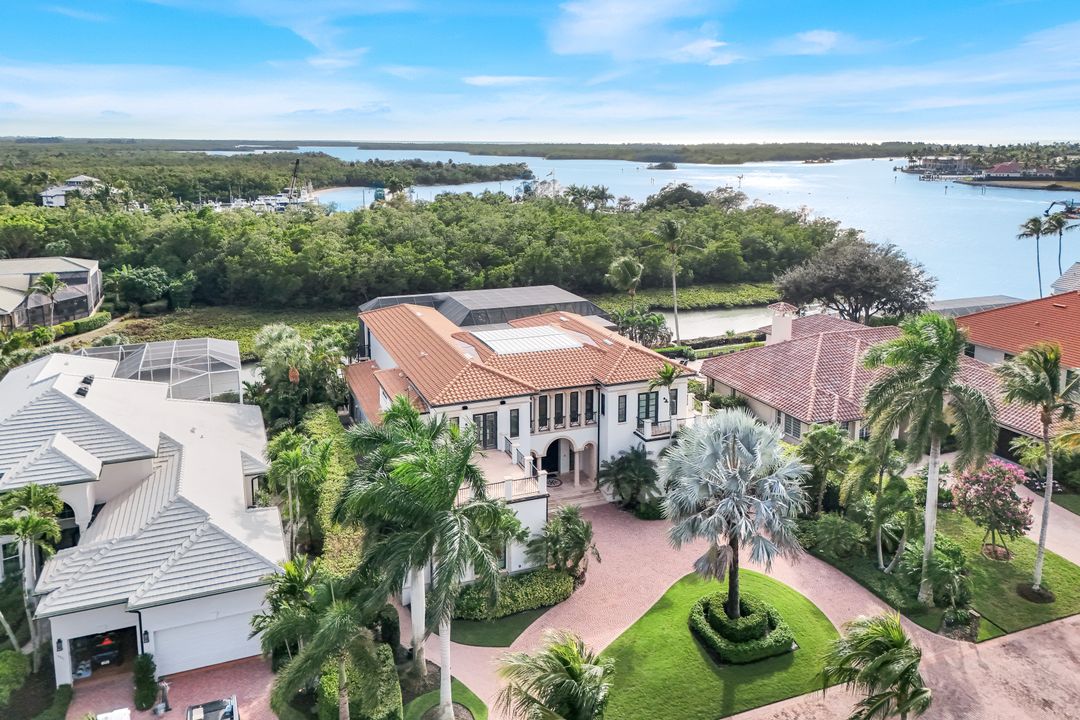 1450 Gulfstar Dr S, Naples, FL 34112