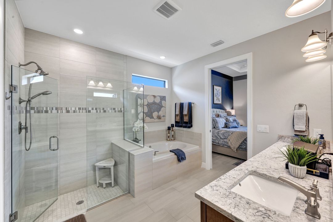 19184 Aqua Shore Dr, Fort Myers, FL 33913