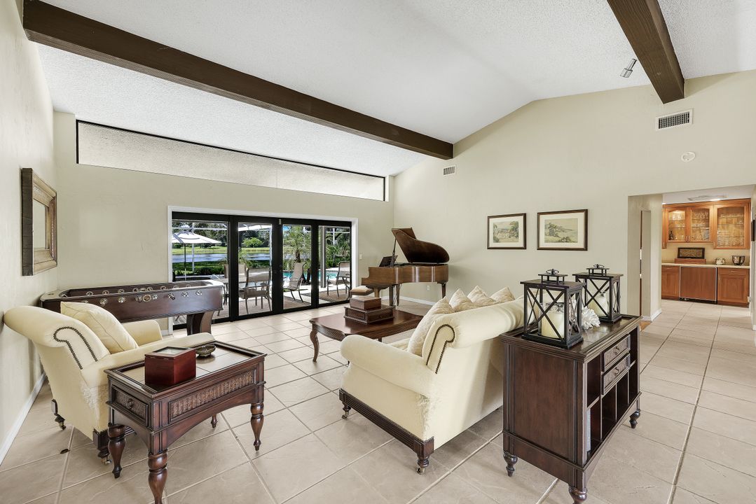 1924 Empress Ct, Naples, FL 34110