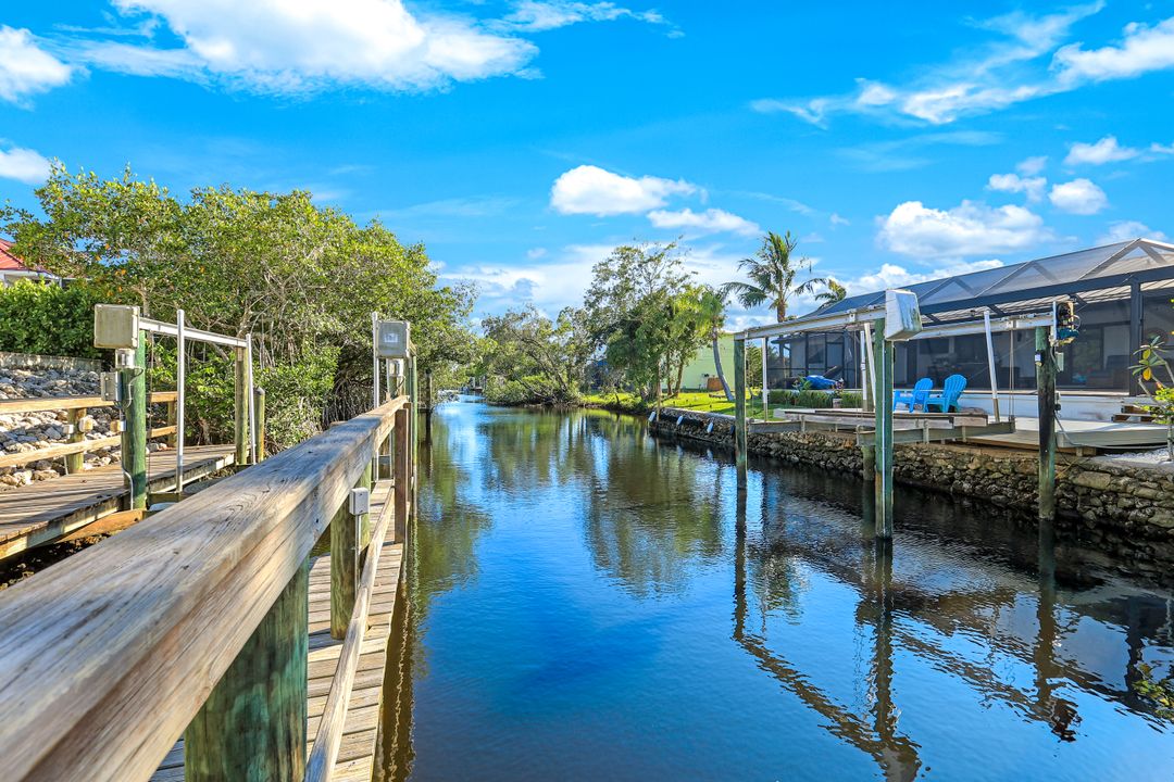 27080 Flamingo Dr, Bonita Springs, FL 34135