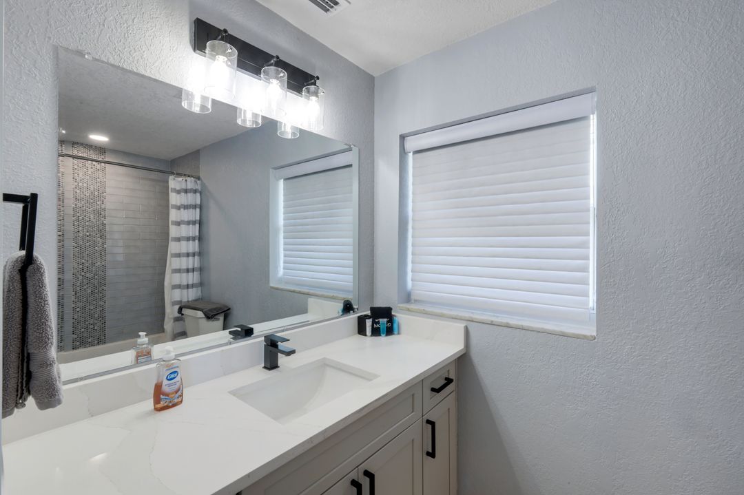 5231 Skylark Ct, Cape Coral, FL 33904