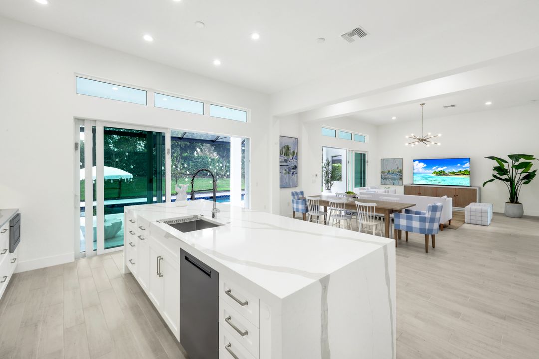 14574 Regatta Ln, Naples, FL 34114