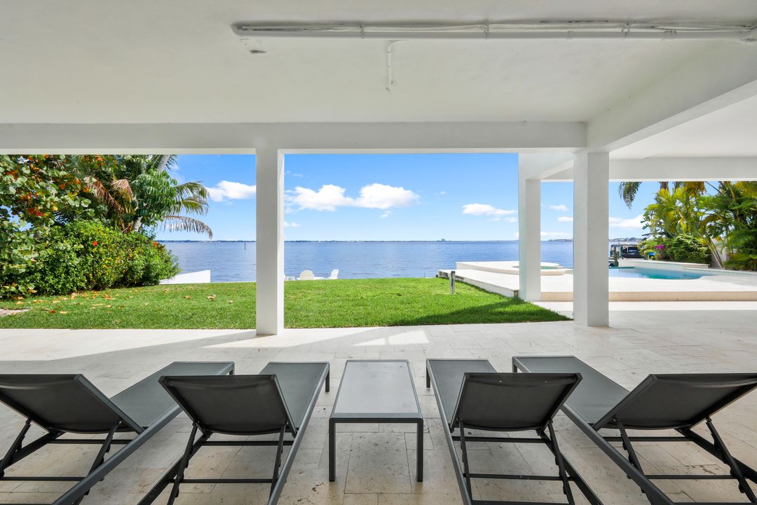 2302 SE 28th St, Cape Coral, FL 33904