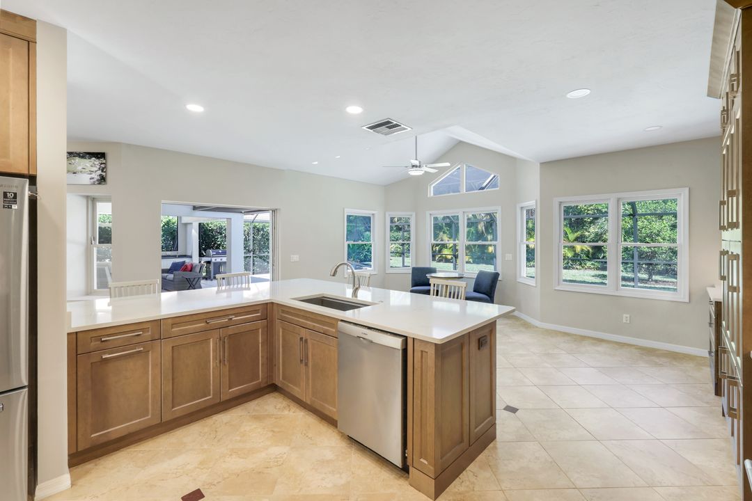 547 Cormorant Cove, Naples, FL 34113