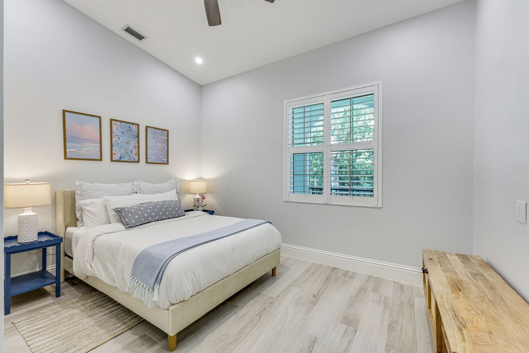 831 Sailaway Ln #202, Naples, FL 34108
