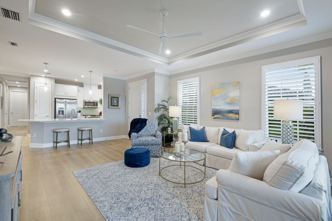 8033 Calle Canovas St, Naples, FL 34114
