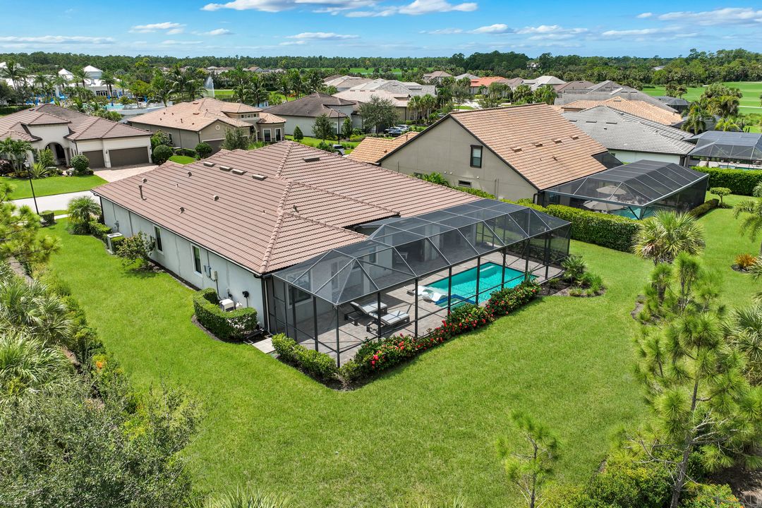 9151 Snowy Owl Wy, Naples, FL 34120