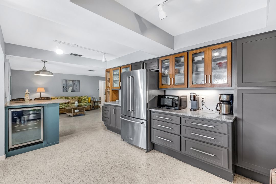 4305 SE 1st Ave, Cape Coral, FL 33904