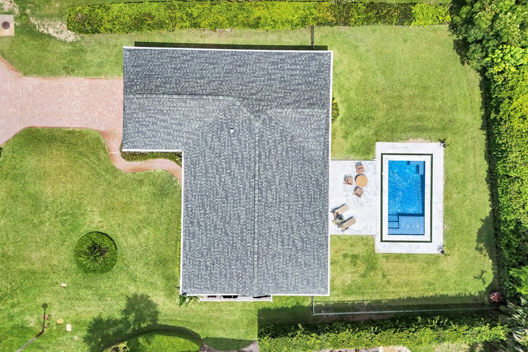 2319 Queens Way, Naples, FL 34112