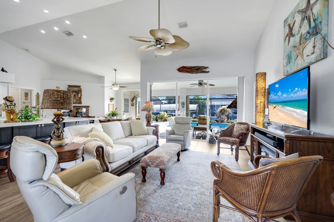 4913 SW 11th Ave, Cape Coral, FL 33914