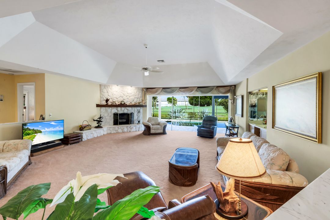 2227 Regal Way, Naples, FL 34110