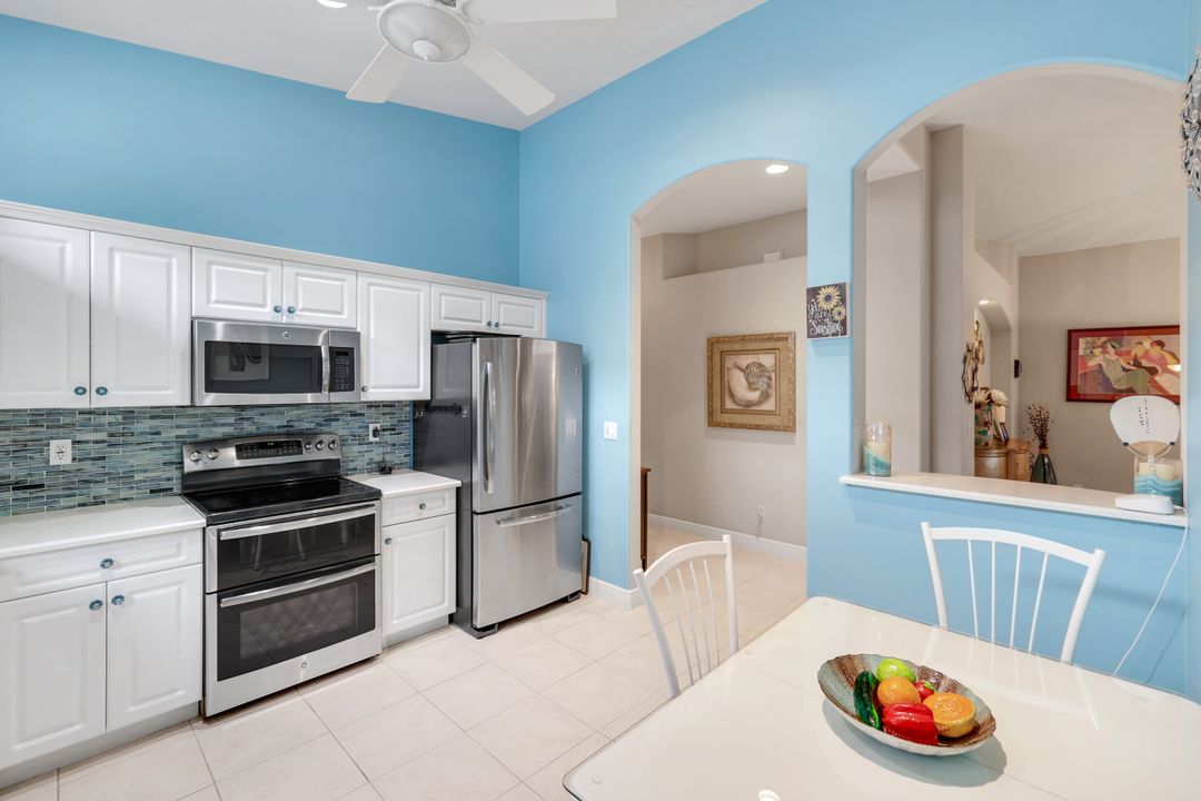 8683 Ibis Cove Cir, Naples, FL 34119
