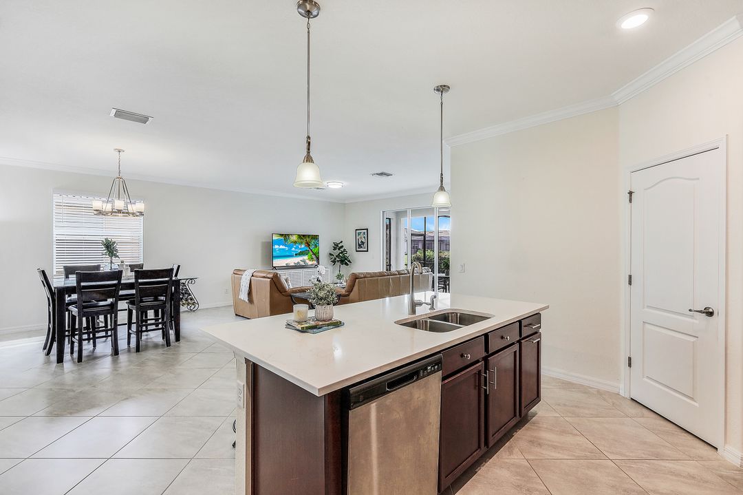 2214 Cara Cara Way, Naples, FL 34120