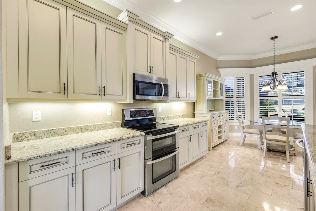 3917 Glacier Ct, Naples, FL 34119