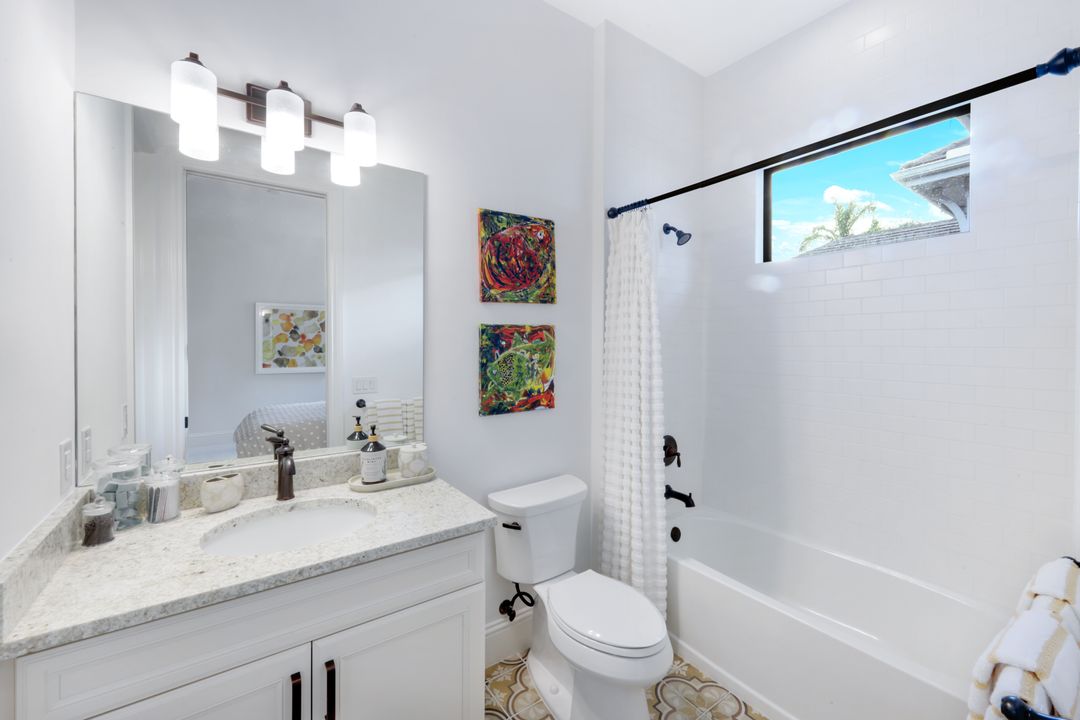 3154 Malaga Way, Naples, FL 34105