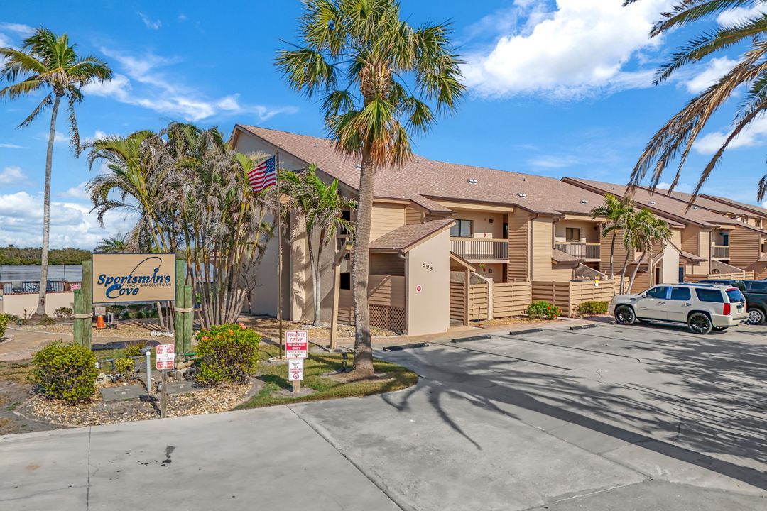 896 Buttonwood Dr #107, Fort Myers Beach, FL 33931