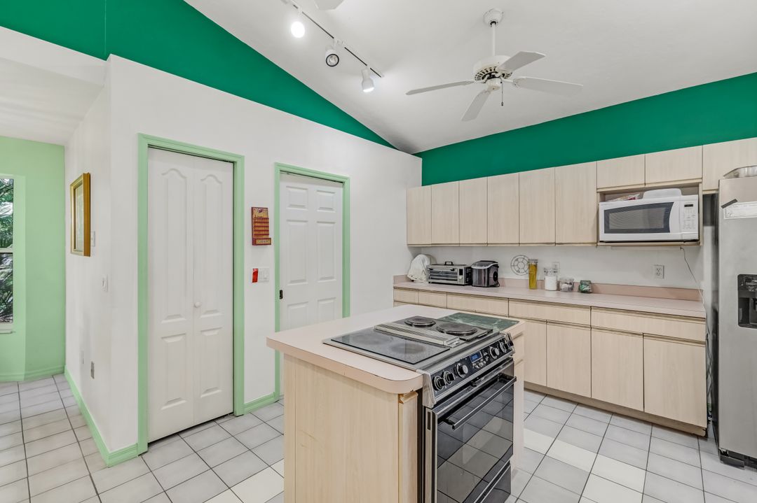 1208 SW 34th St, Cape Coral, FL 33914