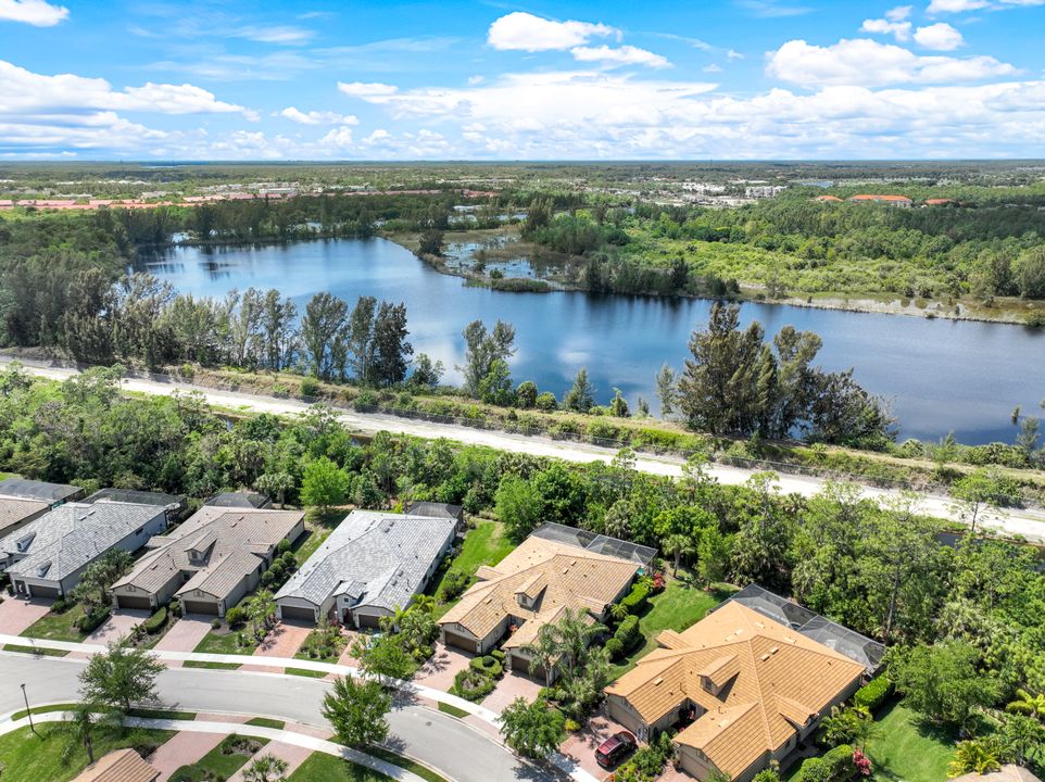 7113 Live Oak Dr, Naples, FL 34114