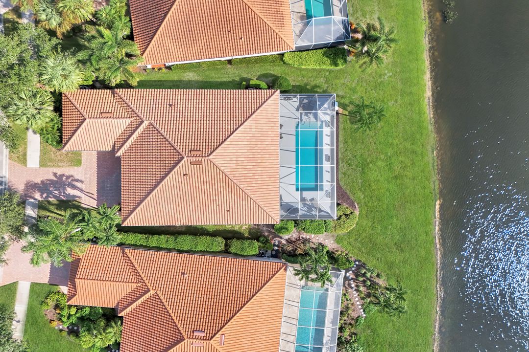 4338 Queen Elizabeth Way, Naples, FL 34119