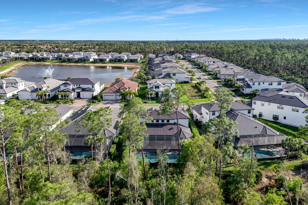 16249 Verilyn Cir, Naples, FL 34110