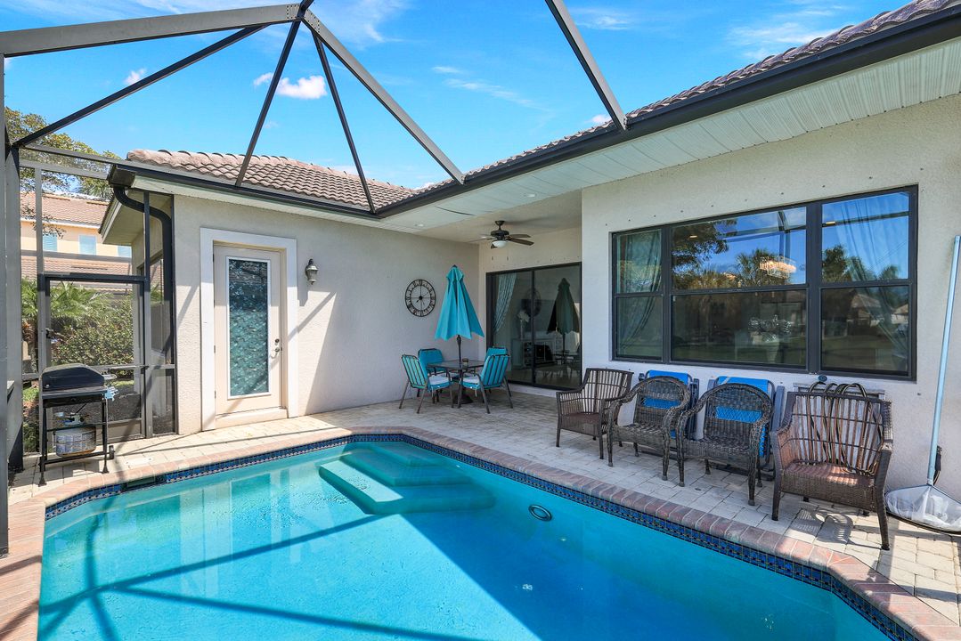 1685 Serrano Cir, Naples, FL 34105