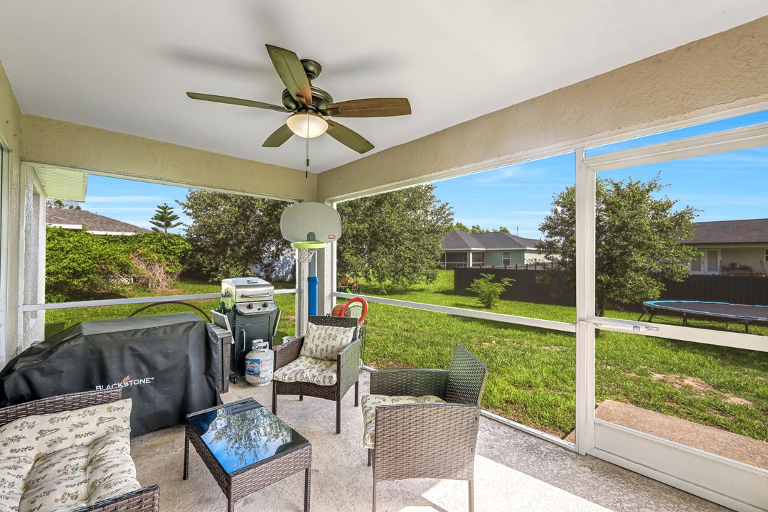 2806 22nd St W, Lehigh Acres, FL 33971