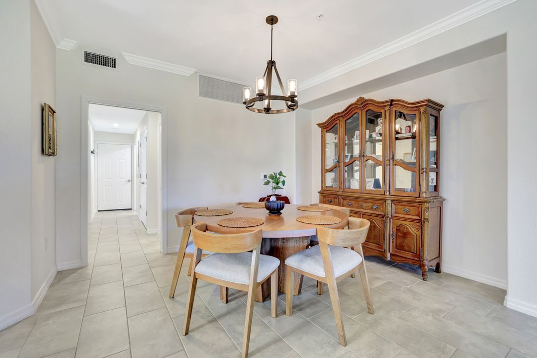 2368 Anguilla Dr #102, Naples, FL 34120