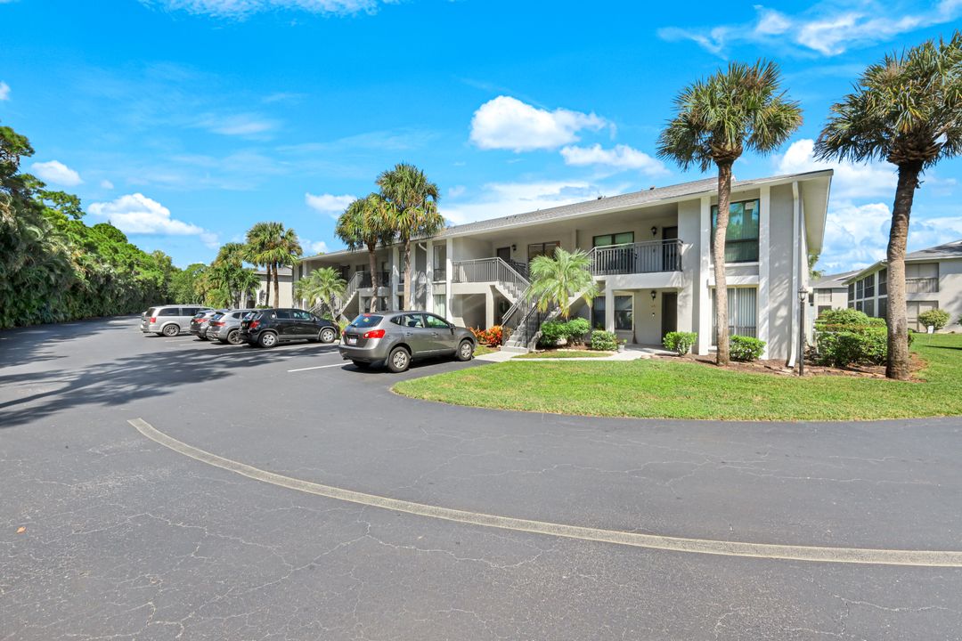 1228 Commonwealth Cir #203, Naples, FL 34116