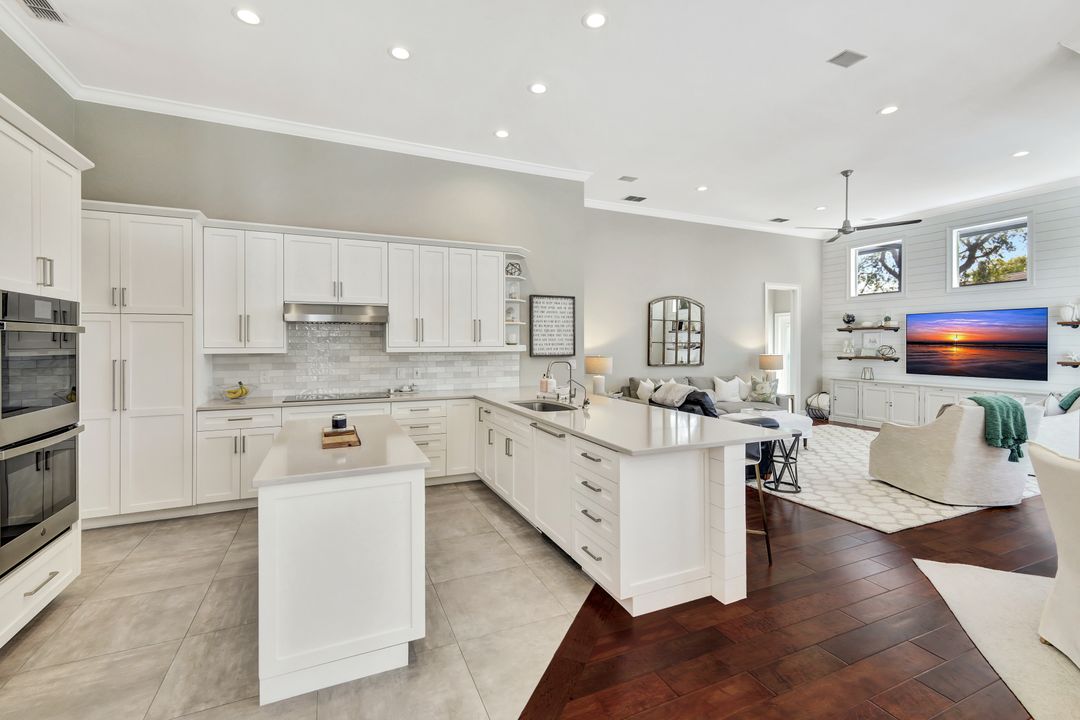 8019 San Simeon, Naples, FL 34109