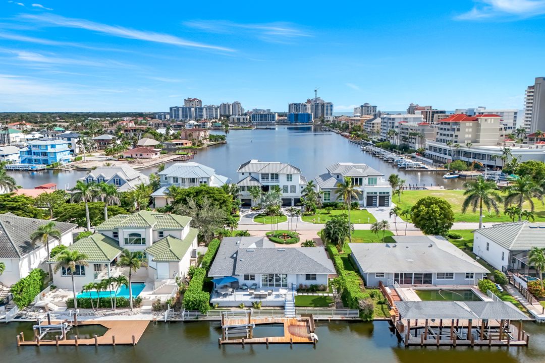 151 Bayview Ave, Naples, FL 34108