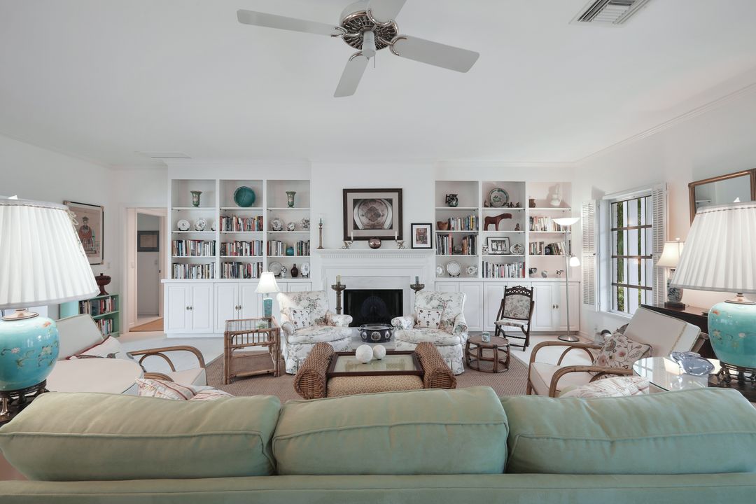 861 Swallow Point, Naples, FL 34105