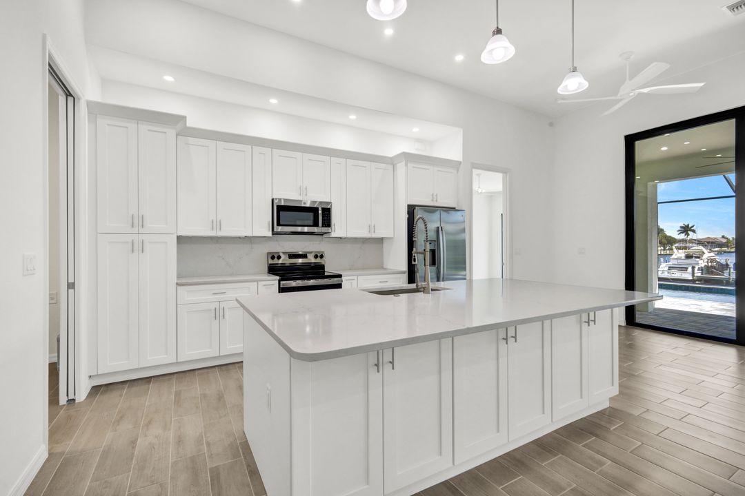 5011 Pelican Blvd, Cape Coral, FL 33914