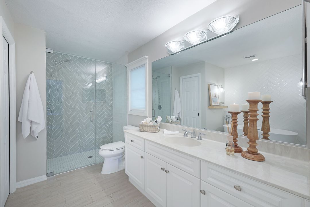 282 Madison Dr, Naples, FL 34110