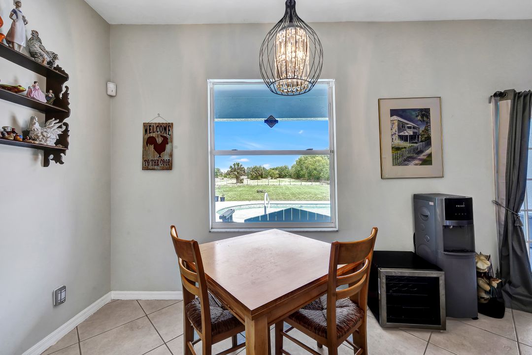 2525 39th Ave NE, Naples, FL 34120