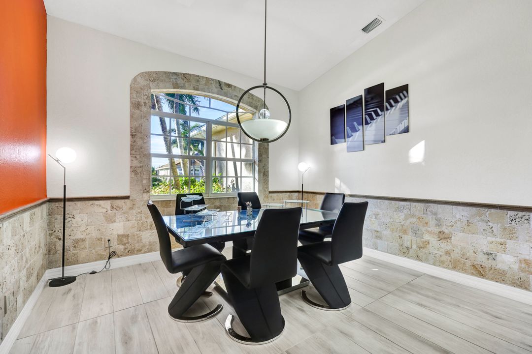 8596 Southwind Bay Cir, Fort Myers, FL 33908