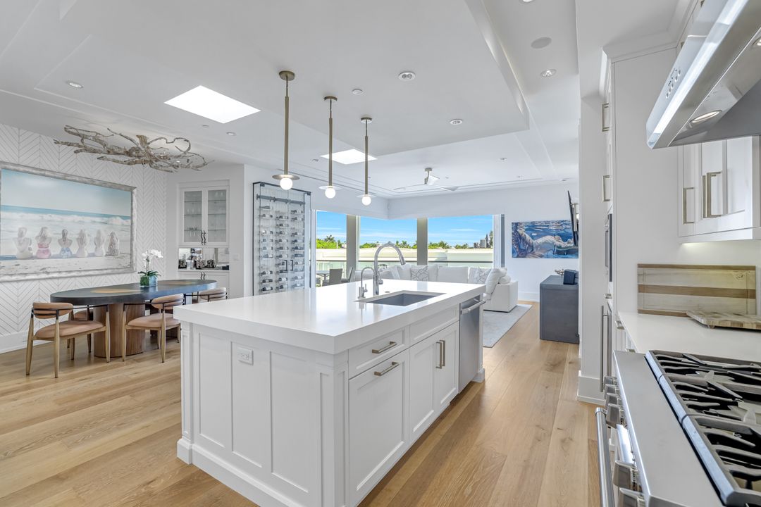 382 12th Ave S #301, Naples, FL 34102