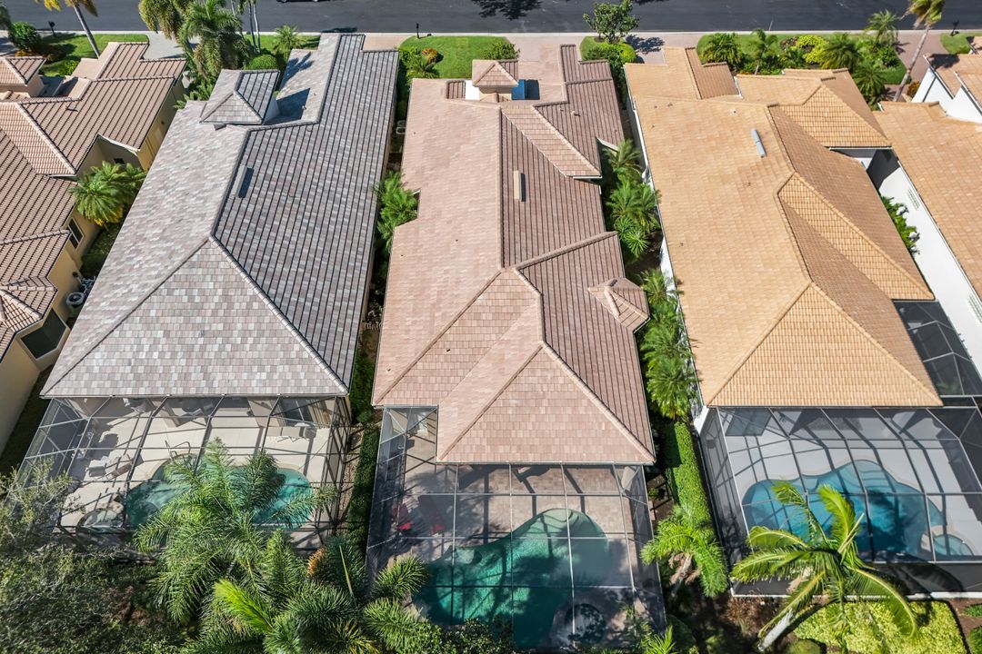 910 Villa Florenza Dr, Naples, FL 34119
