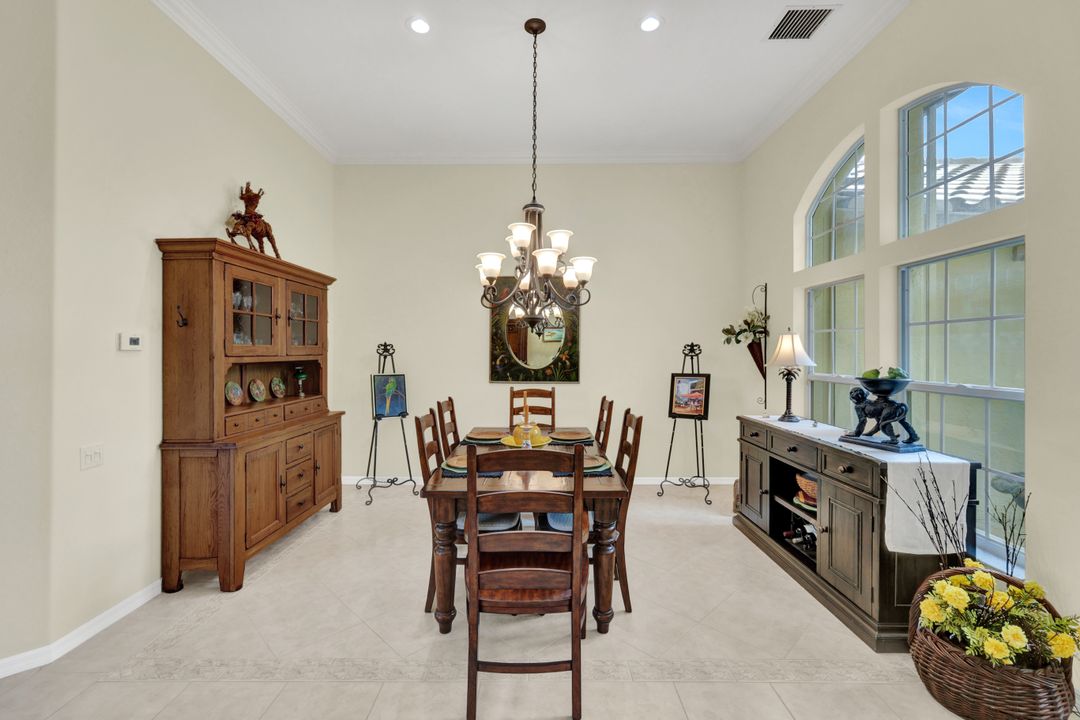 3750 Lakemont Dr, Bonita Springs, FL 34134