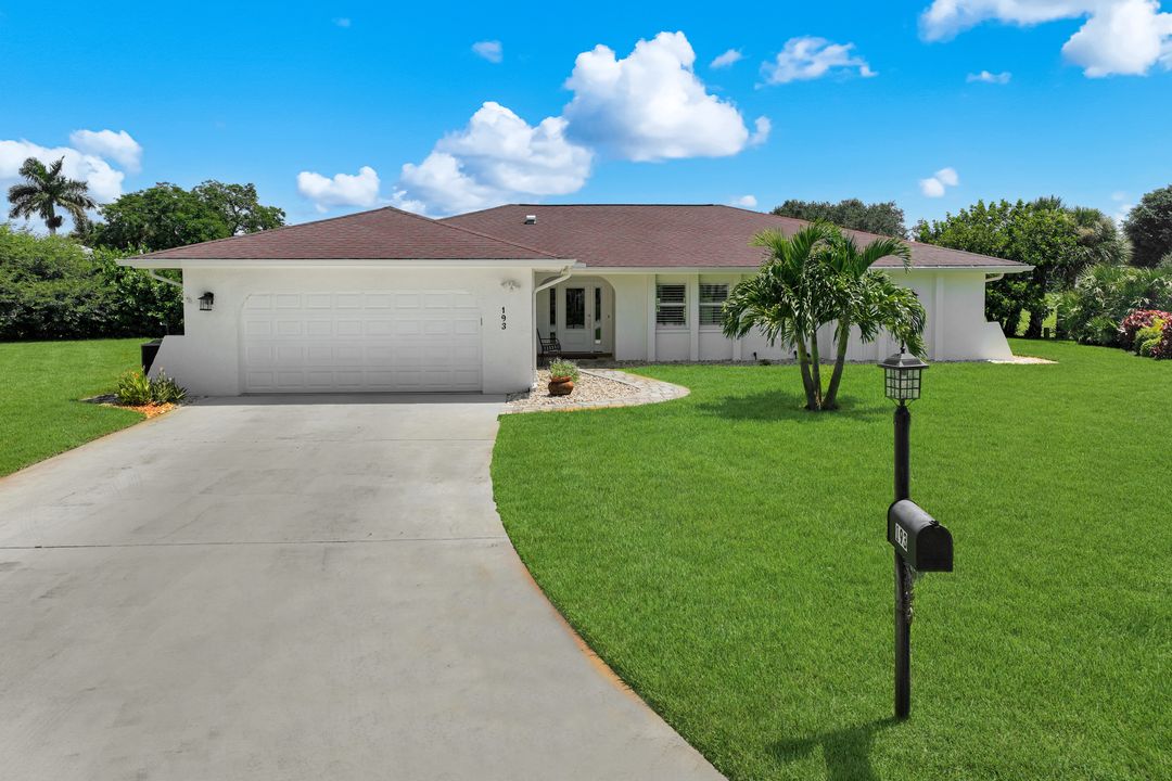 193 Heather Grove Ln, Naples, FL 34113