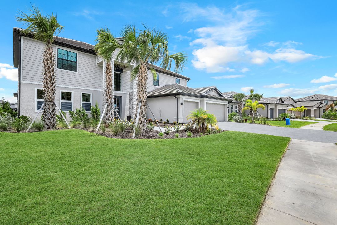 10817 Timber Creek Dr, Fort Myers, FL 33913