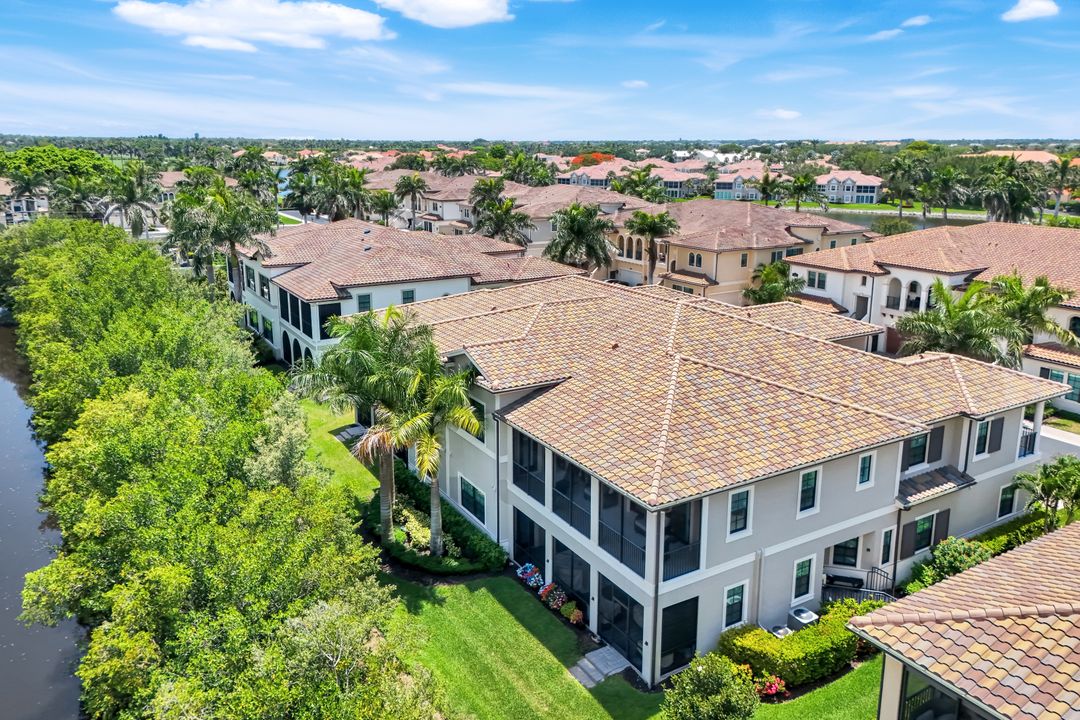 2488 Breakwater Wy #13-201, Naples, FL 34112