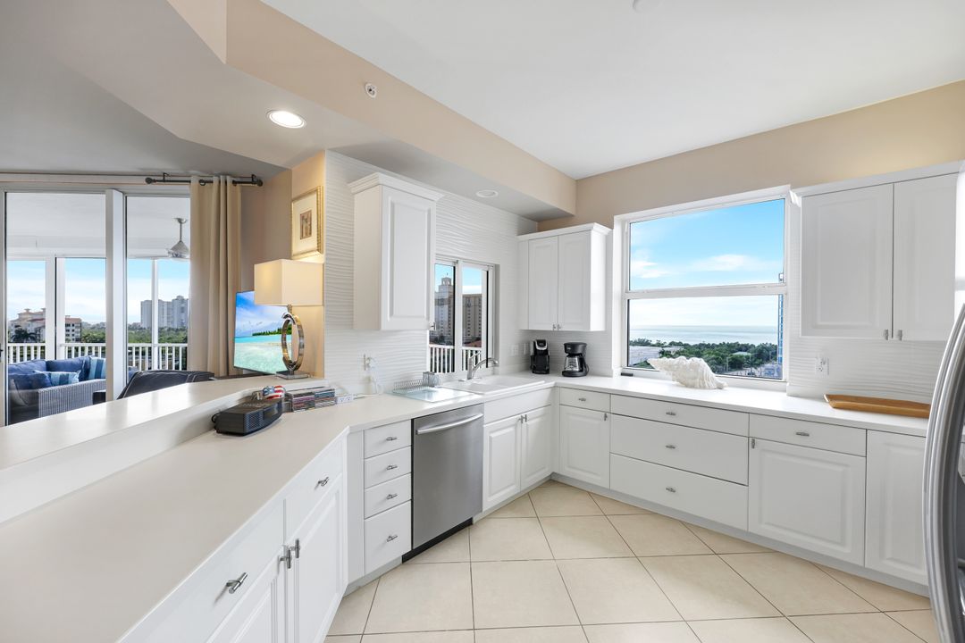 400 Flagship Dr #902, Naples, FL 34108