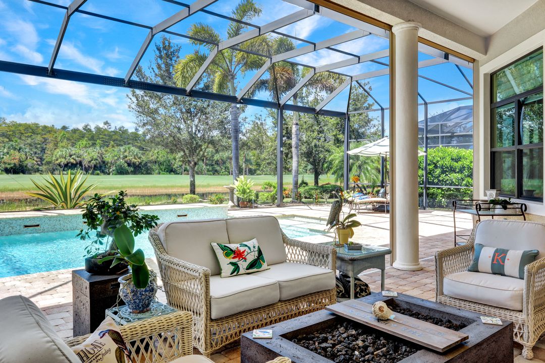 12194 Wicklow Ln, Naples, FL 34120