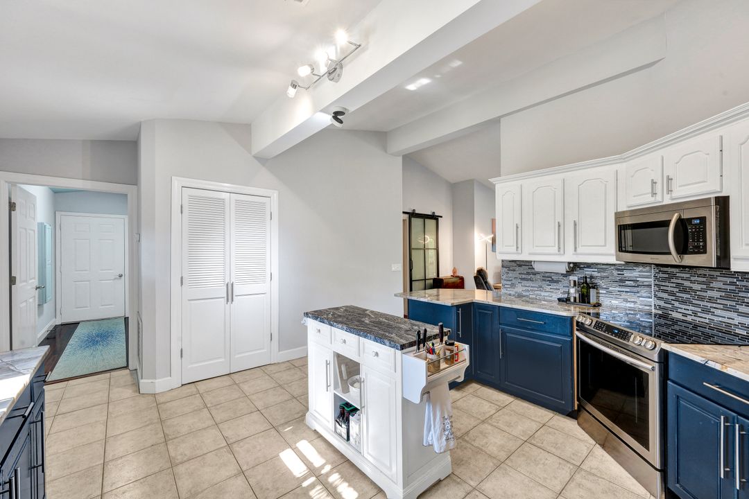 25334 Pinson Dr, Bonita Springs, FL 34135