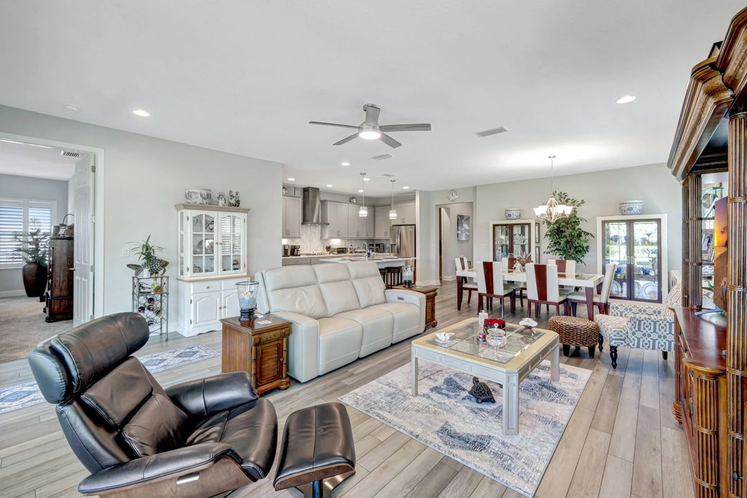 6219 Golden Nettle Dr, Apollo Beach, FL 33572