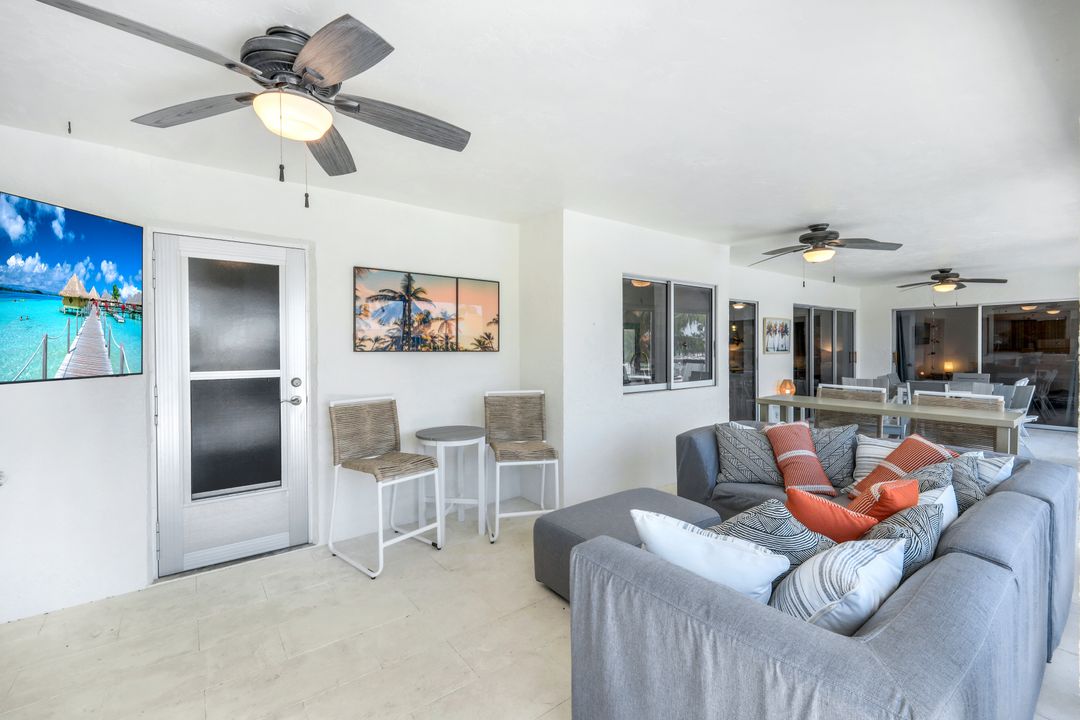 1048 Cottonwood Ct, Marco Island, FL 34145